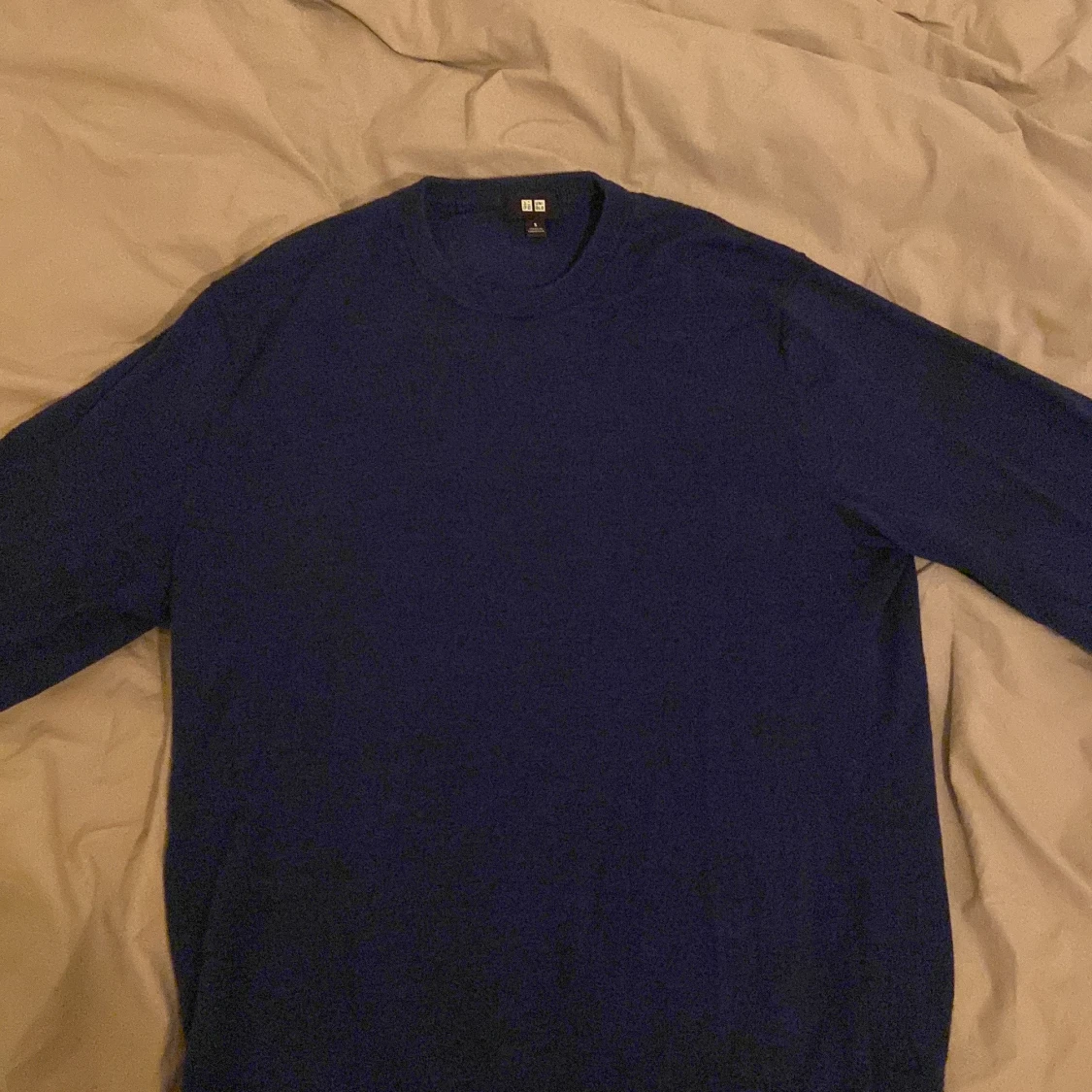 Blå tröja från Uniqlo