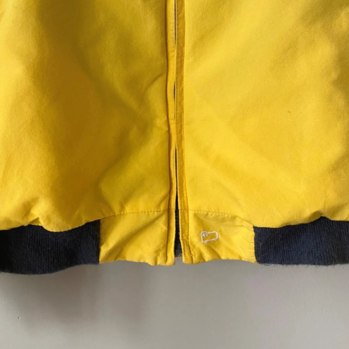 Gul jacka från Woolrich - 2