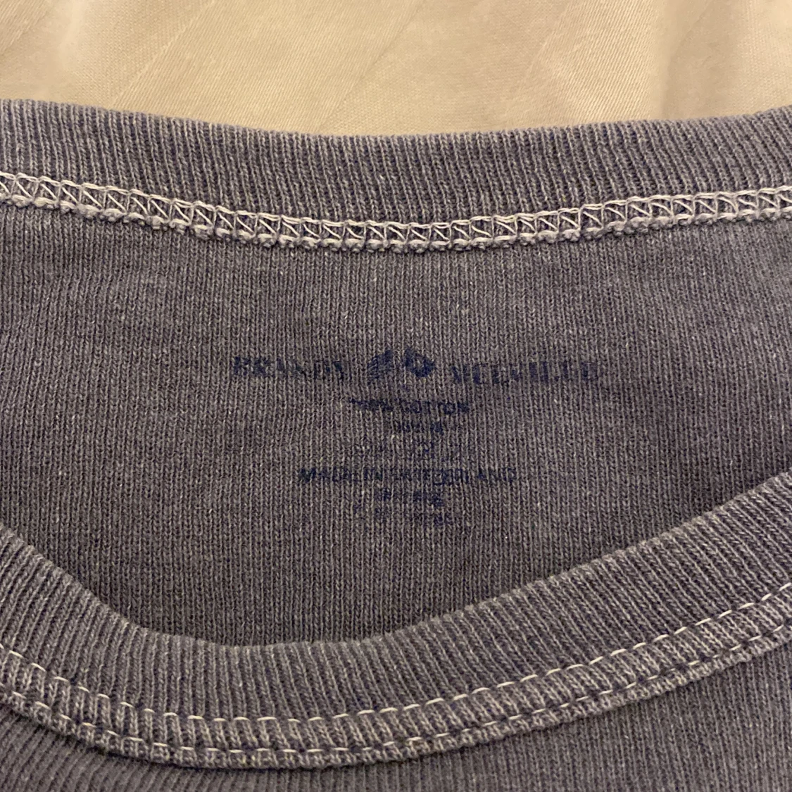 Baby tee från brandy Melville  - 1