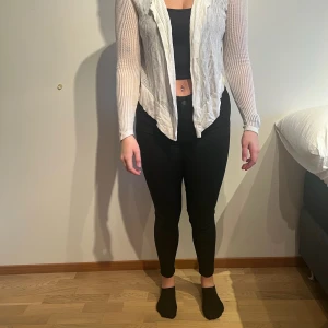 Vit kofta  - Trinny lace wrap Tvättråd: 30°