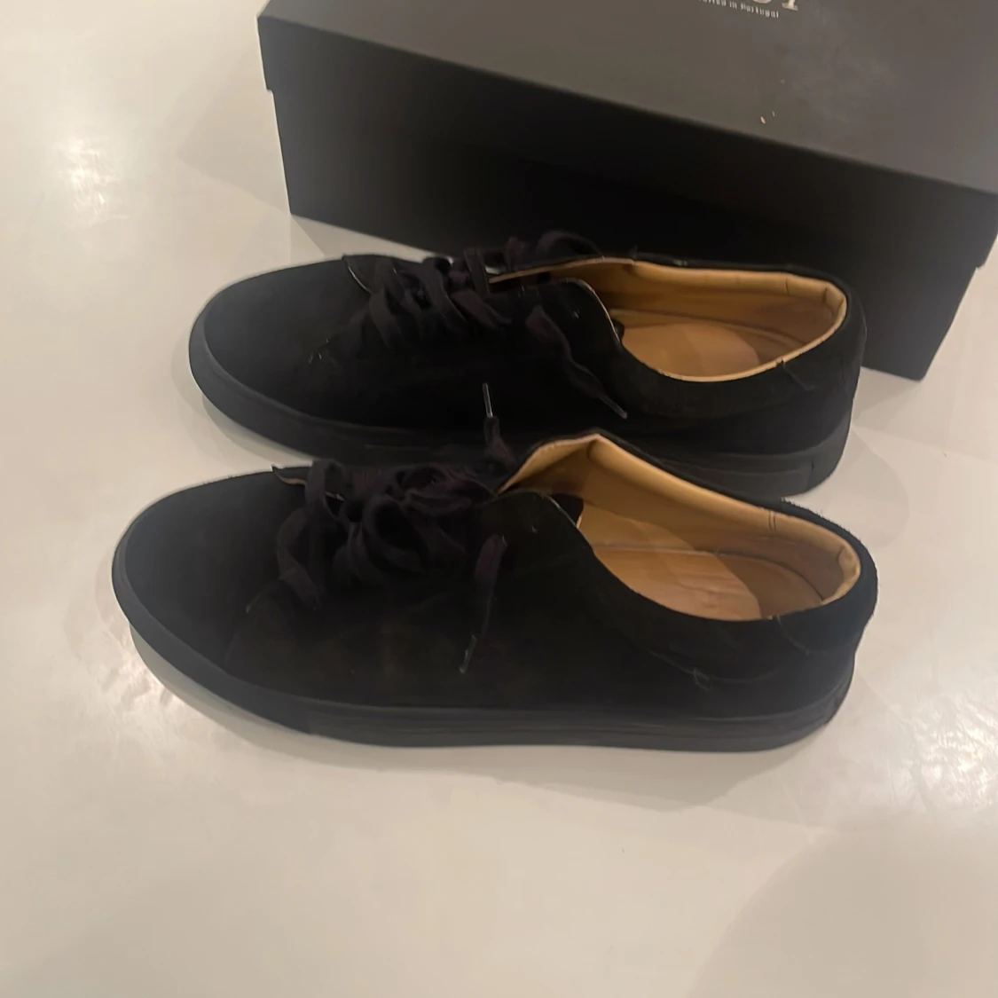 Svarta sneakers från Myrqvist - 2