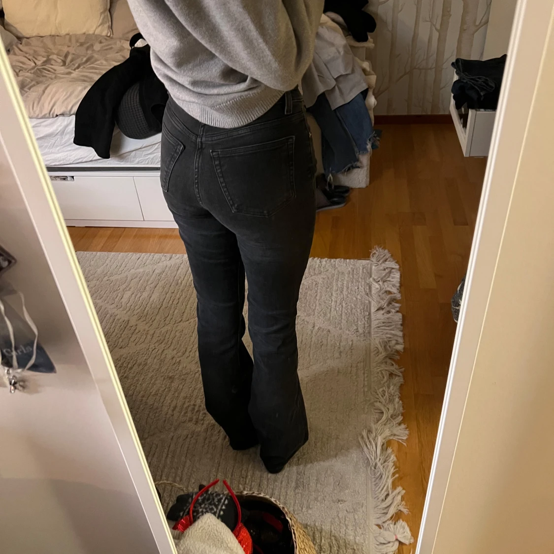 Svart/gråa bootcut jeans - 1