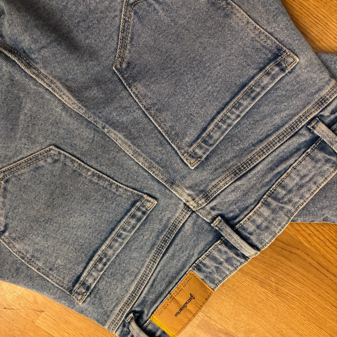 Blå jeans från stradivarius  - 2