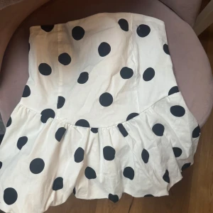 Fin prickig topp - Säljer en superfin topp från italien. Skulle säga storlel s ish.   //Tilda