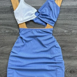 Klänning - Klänning