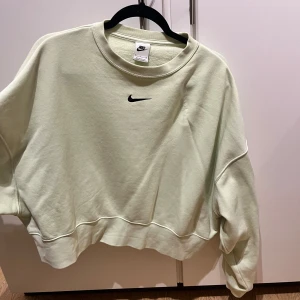 Nike tröja - Jättefin Nike tröja från Zalando, använd fåtal gånger💚