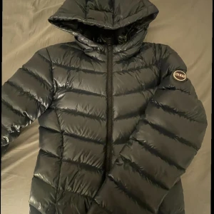 Colmar jacka - Säljer min colmar jacka då den inte kommer till användning, slutsåld modell