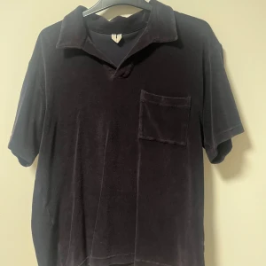 Arket Tröja - Säljer denna tröja då den ej passar mig längre. Den är i mycket bra skick.