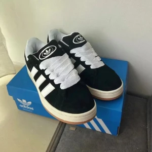 Adidas Campus - Säljer dessa Adidas Campus Storlek 38-39 Använda få tal gånger. Inga tecken på slitage.  Säljer för 869 + frakt 