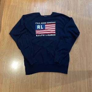 vintage Ralph lauren tröja - Stickad Ralph lauren tröja i storlek M. I nyskick och knappt använd.