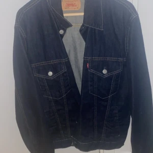 Vintage levis jacka - Min pappas gamla levis jacka inga defekter knappt använd 