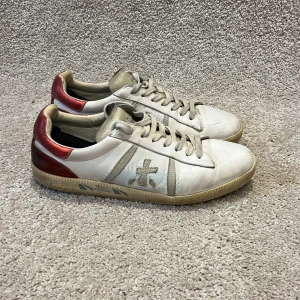 Premiata - Riktigt feta Premiata dojjor i bra skick. Storlek 42💫   Skriv om intresserad 