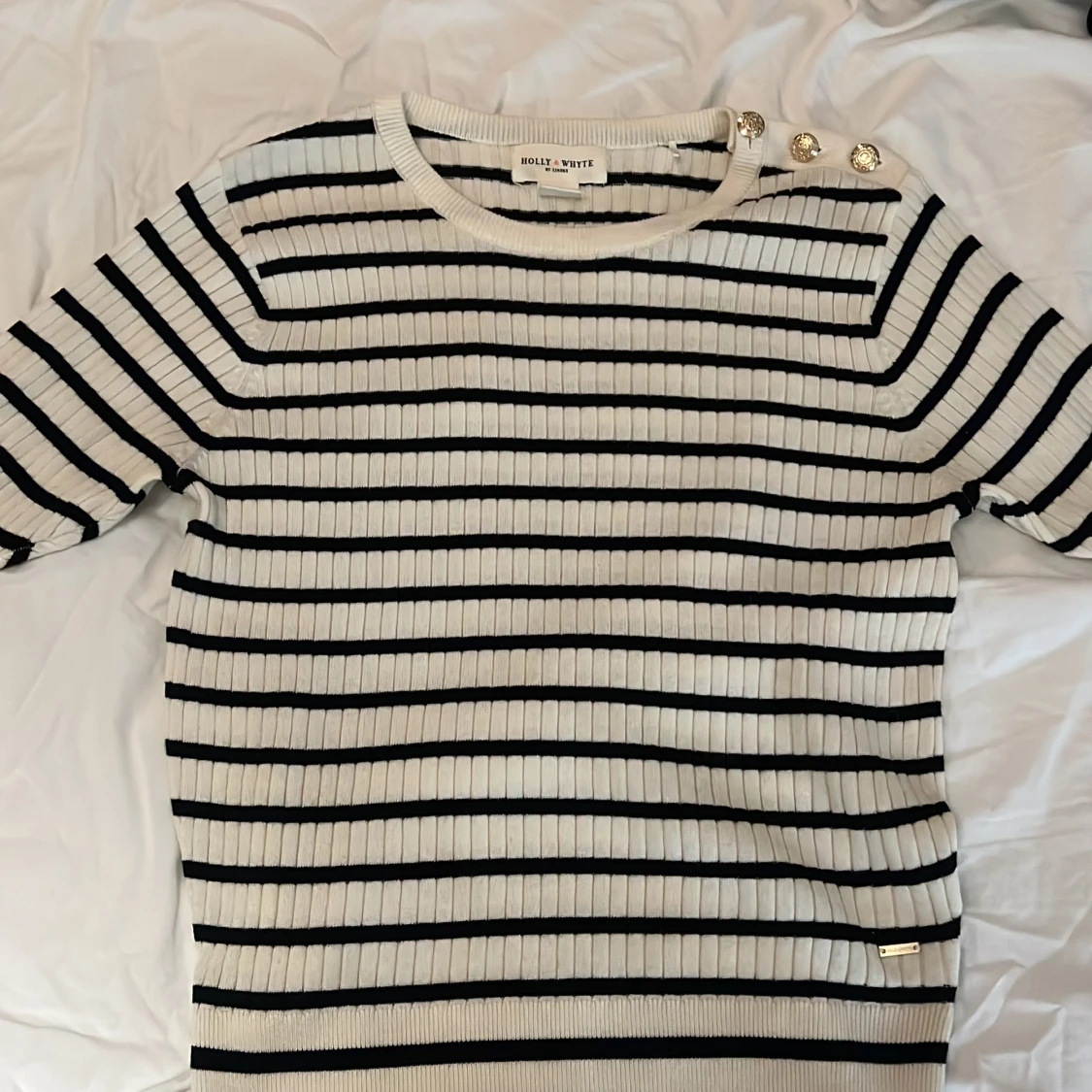 Randig ribbad tröja från Holly & Whyte