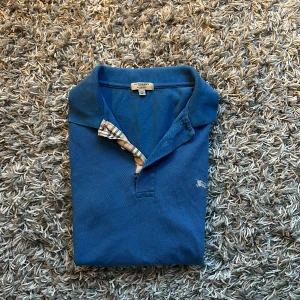 Burberry piké  - Burberry piké | Skick 9/10 | Nypris 3500 + | Mitt pris 699 |  Strl M (passar S) | 