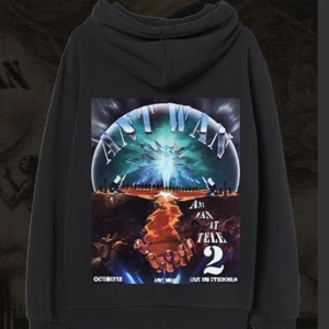 Antwan hoodie  - Intressekoll om en limited antwan hoodie från hans senaste konsert som jag använt ett få tal gånger, hör av er om ni är intresserade💞