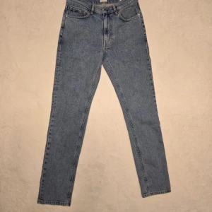 Taktil William tapered - Nypris 899kr Finns i storlekar 30/32 31/32 100kr/st nya med prislappen 