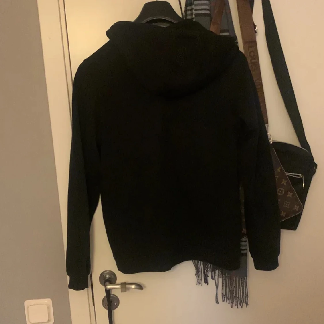 Svart sailracing kofta  - 90