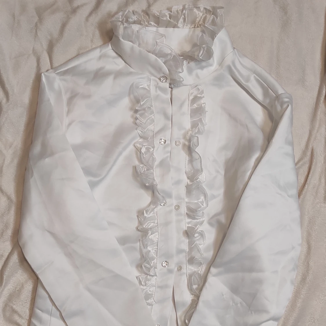 Vit blus med volangdetaljer Cosplay set - 90