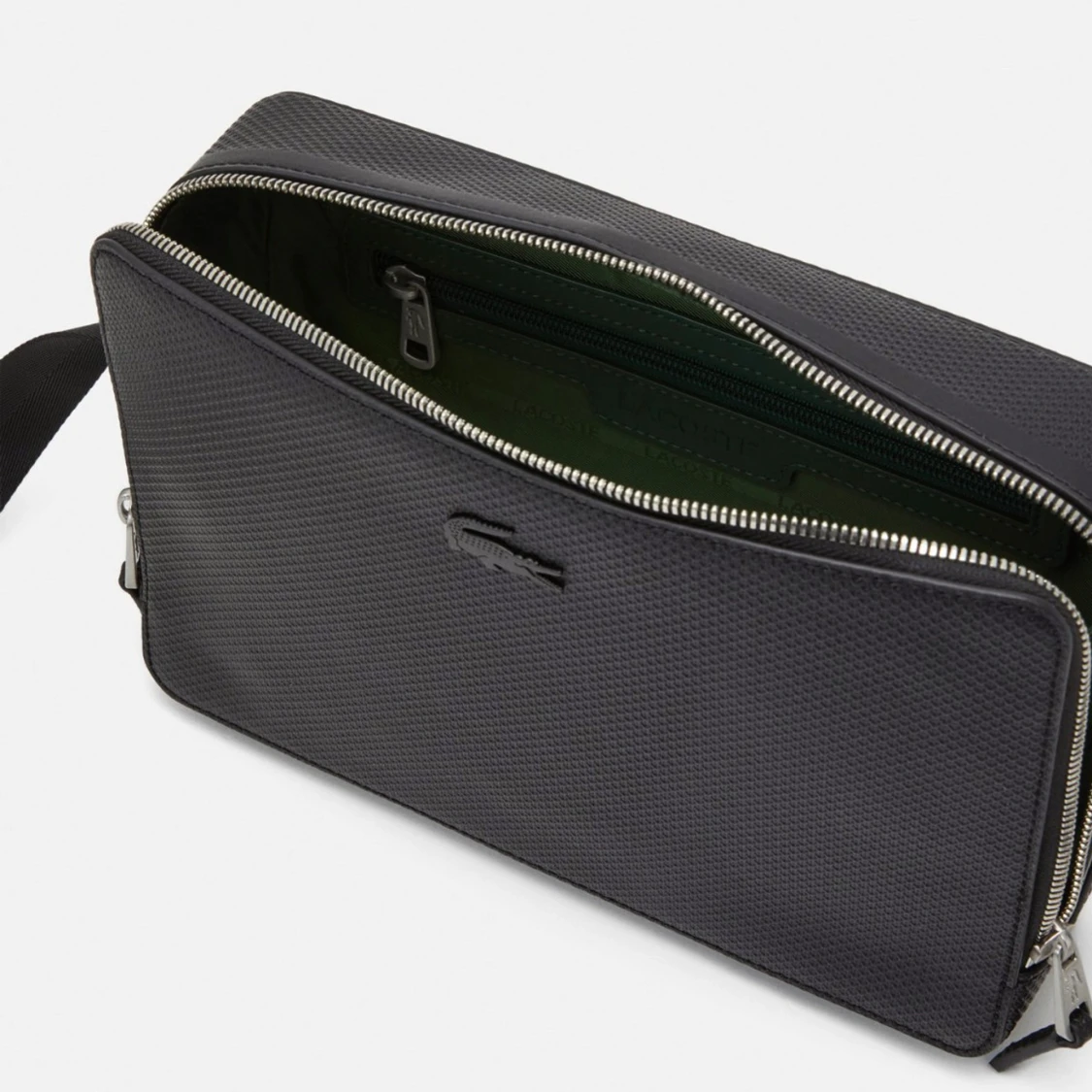 Svart axelväska från Lacoste