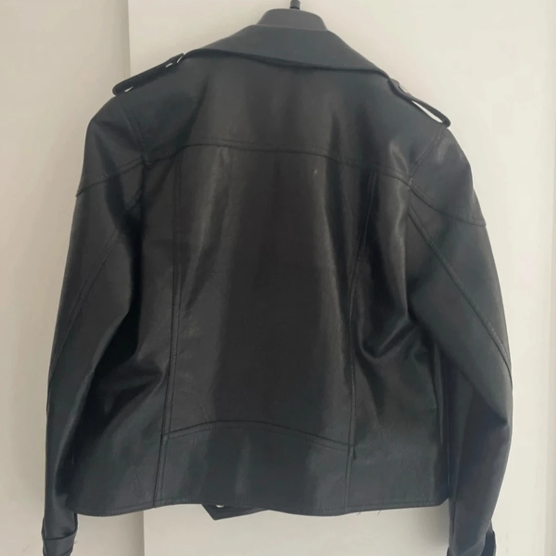 Svart skinnjacka från Noisy May - 91