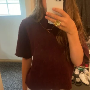 Stickad tröja  - Bilden är lånad, köpte den på Plick har aldrig använt den.