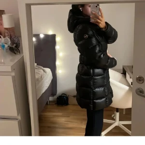 Colmar jacka  - Helt ny jacka i storlek M aldrig använts!! Original pris 5849kr