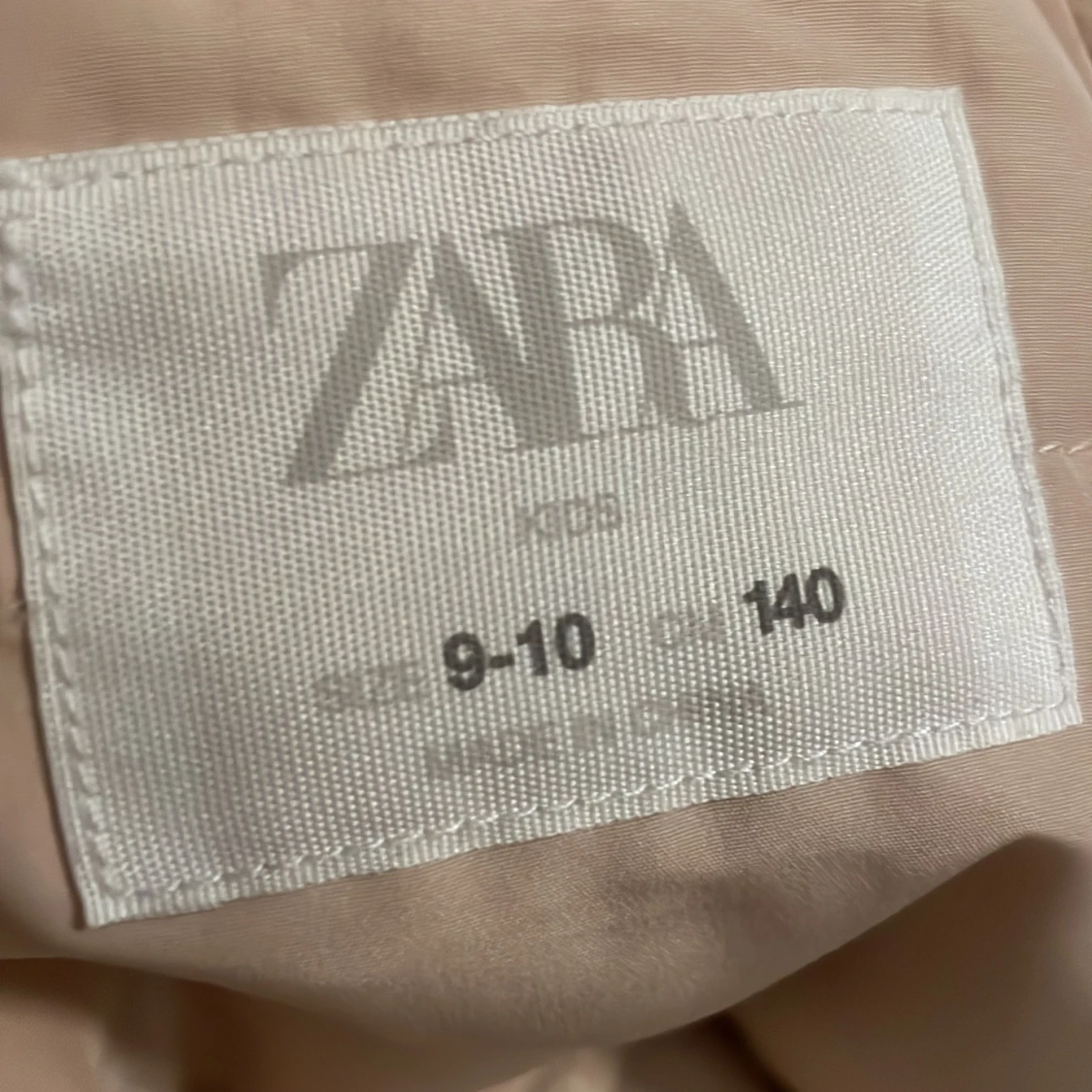 Beige pälsväst från Zara - 2