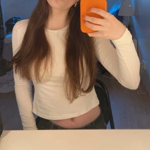 Vit långarmad - Supersöt vit långarmad (finns i grå, se annat inlägg)🤍