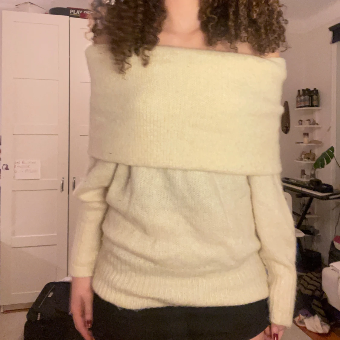 Beige offshoulder tröja - 1