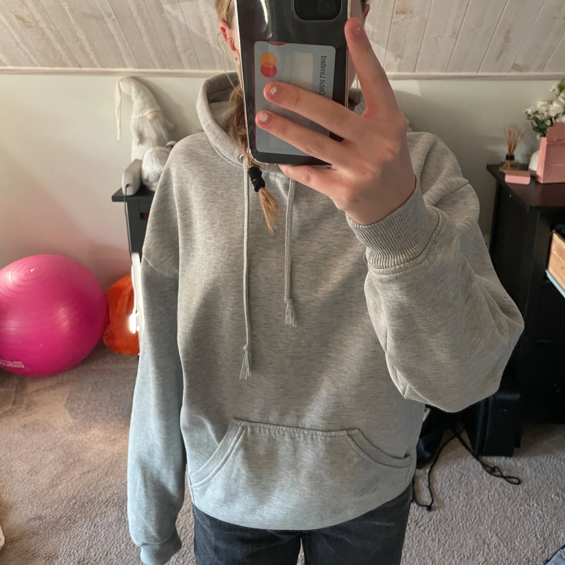 Grå hoodie från BikBok