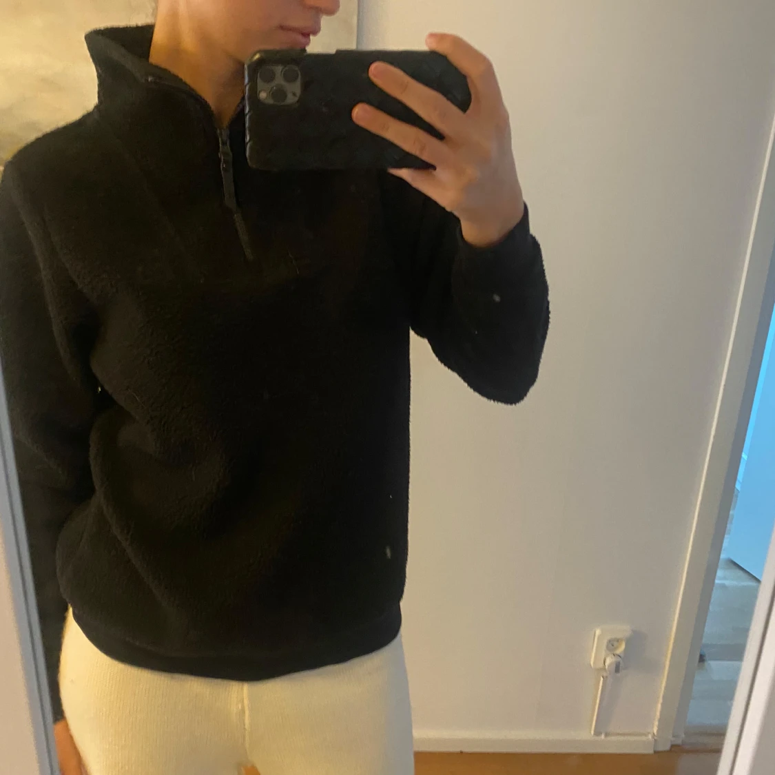 Svart fleece tröja med dragkedja - 1
