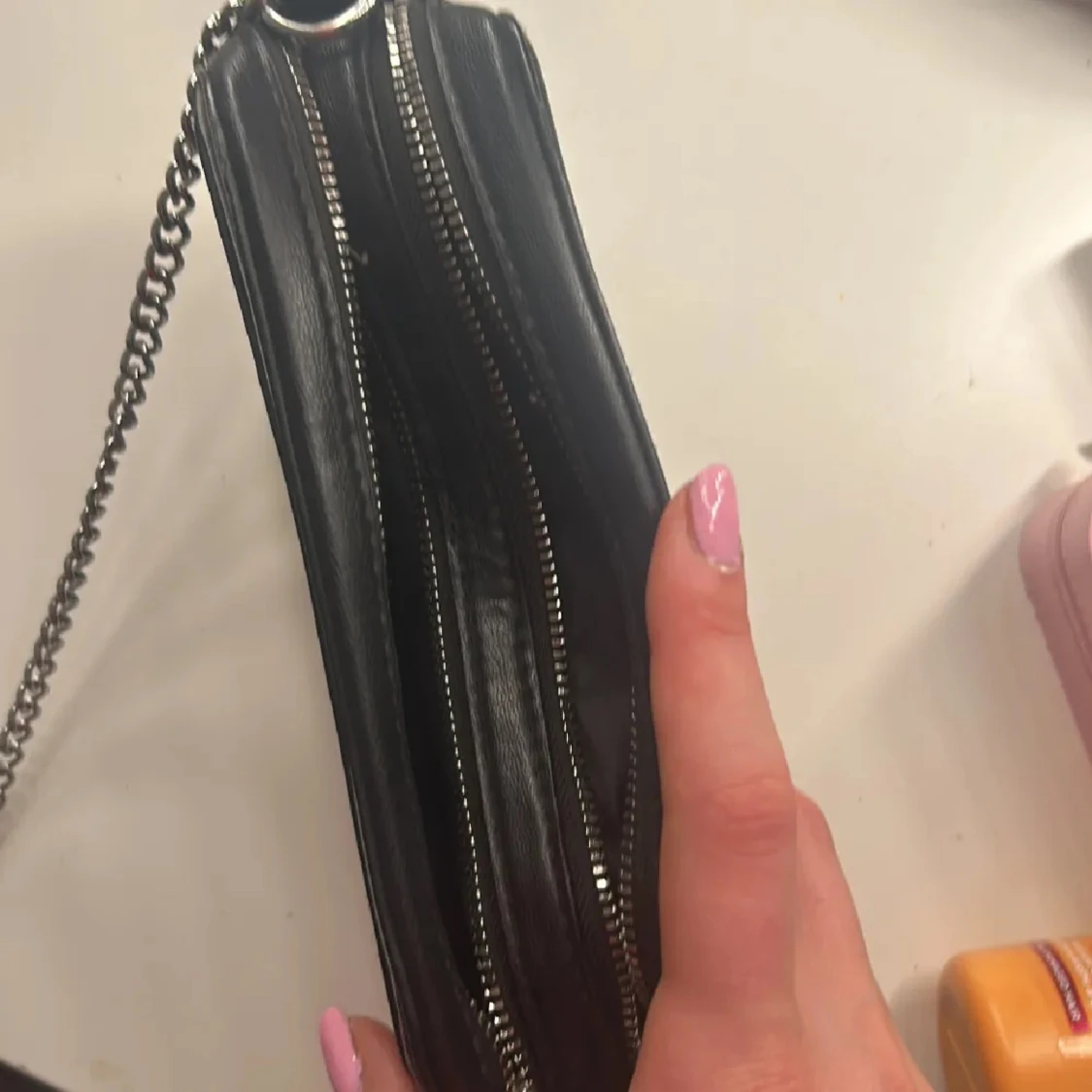 Svart axelväska från L'éternité - 3