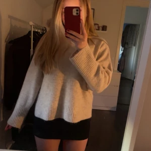Beige stickad tröja - Helt oanvänd, har endast testat den på💖 super fin och skön stickad tröja!