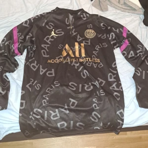 Psg tröja Tracksuit  - Nyskick 
