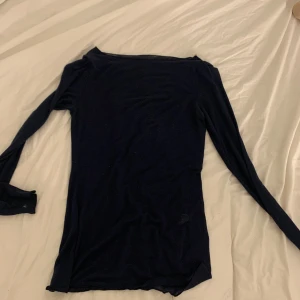 Intimissi  - Säljer min intimissi tröja. Är helt oanvänd har inte haft på mig en enda gång. Har bara haft den hängandes i garderoben💗  Är som ny skick  Storlek s 