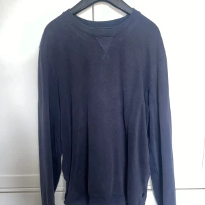 EDC tröja - Säljer min EDC tröja då den inte längre andvänds. Den har inte skador eller märken.