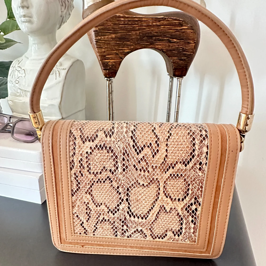 Charles & Keith Väska - 90