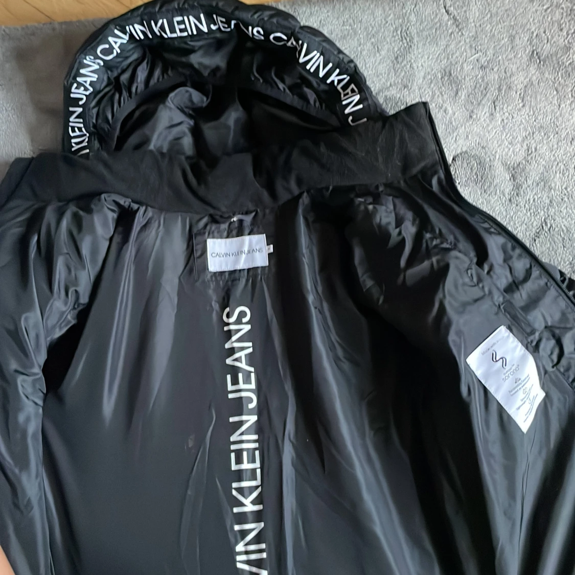 Calvin Klein jacka  - 91