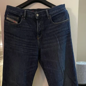 Diesel jeans(Loose fit) - Storlek 34, skick 9/10 väll använda, men bra kvalitet.