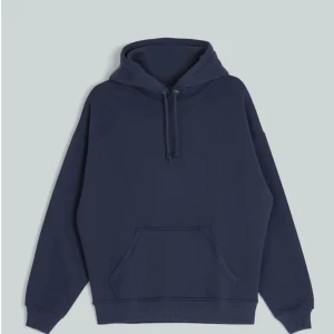 Mörkblå hoodie - Superfin mörkblå hoodie som passar perfekt till hösten💗