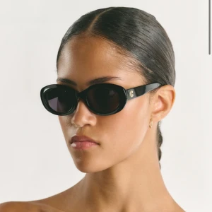 Corlin eyewear solglasögon🤍 - Supercoola solglasögon från Corlin eyewear i perfekt skick🖤 säljer för 550  Orginalpris 1.299