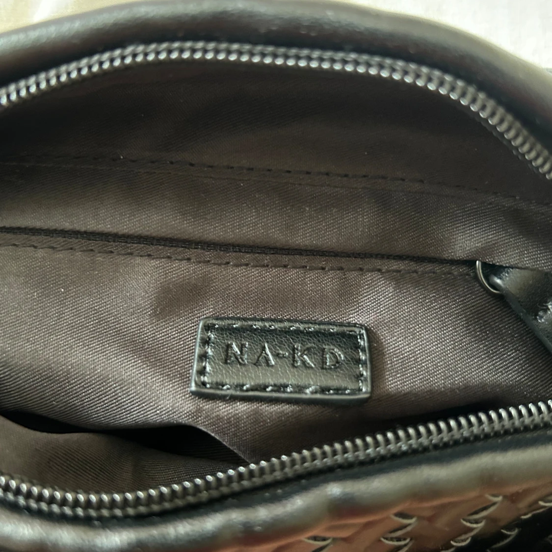 Säljer min fina nakd väska aldrig använt jätte fin annars får plast med allt perfekt till skolan - 90