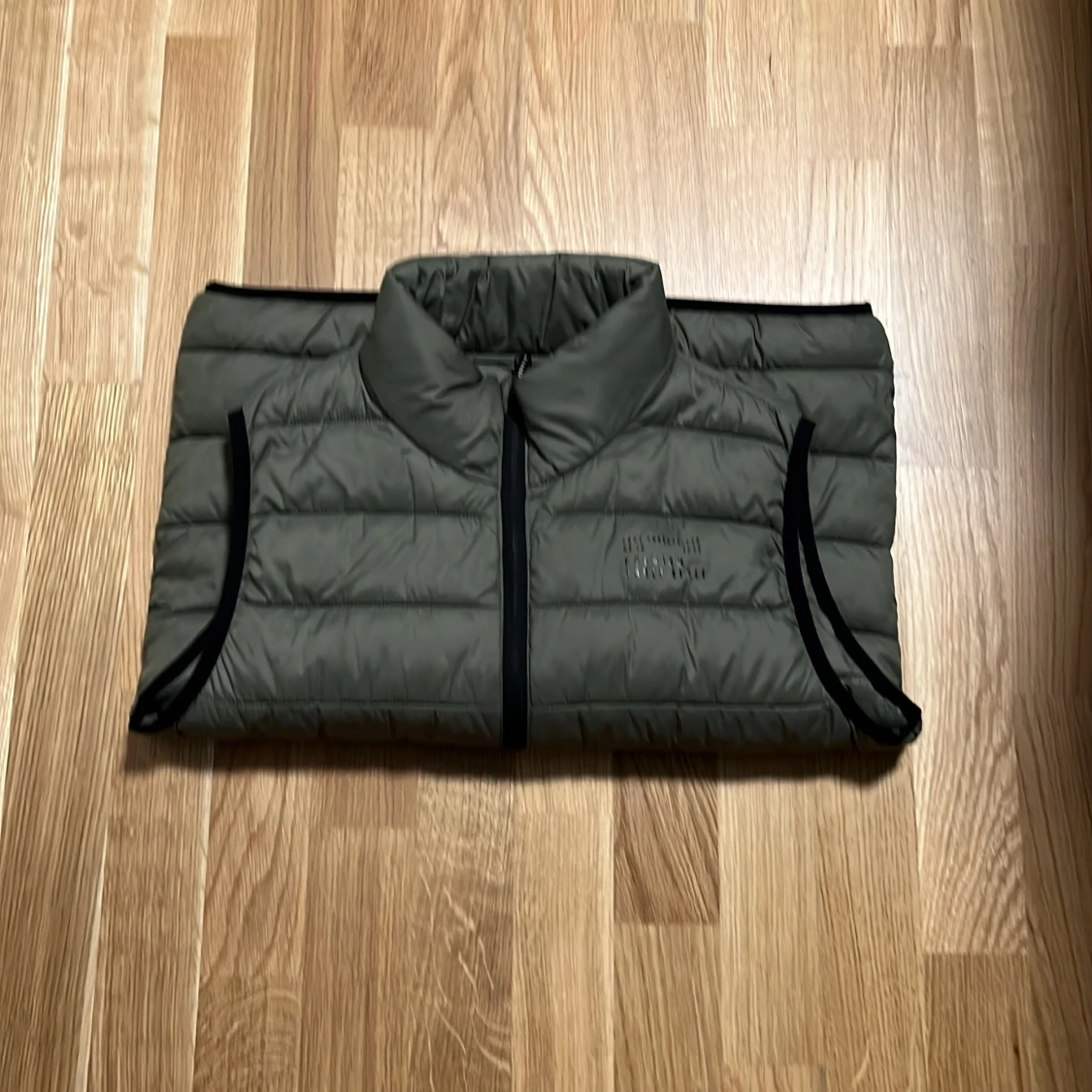 Grön quiltad väst med dragkedja - 92