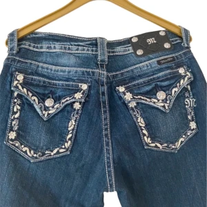 Miss Me Jeans - Hej! Säljer ett par Miss Me Jeans i jätte fint skick. Seriösa köpare kan få fler bilder.