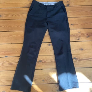 Kostymbyxor  - Rakt över midjan: 38 Innerben: 78 Fint skick 