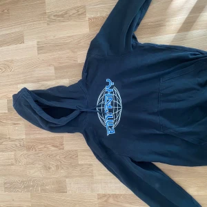 Weekday hoodie - Svart weekday hoodie i bra skick. Storlek S