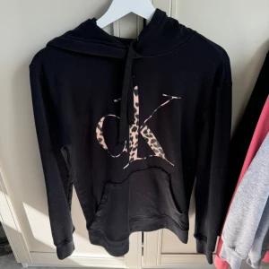 Calvin Klein hoodie - Fint skick 