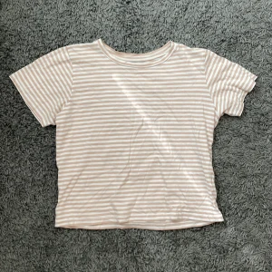 Tahirt - Tshirt från Lager157, sparsamt använd 