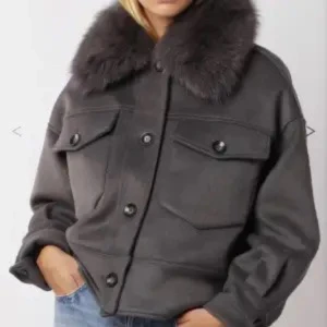 Meotine jacka - Säljer min fina meotine jacka som jag tyvärr inte använder längre Inga defekter  