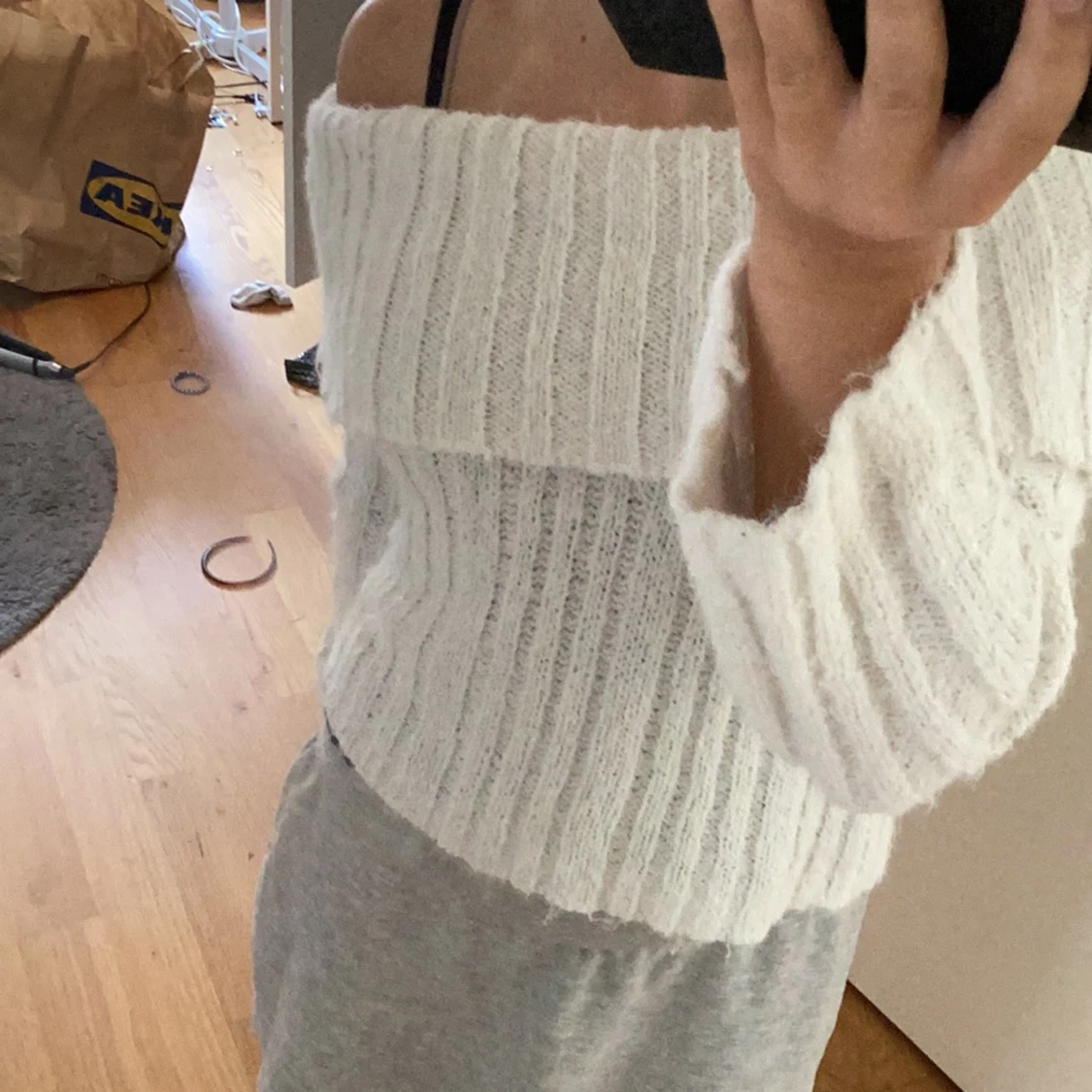 Vit off shoulder tröja🤍